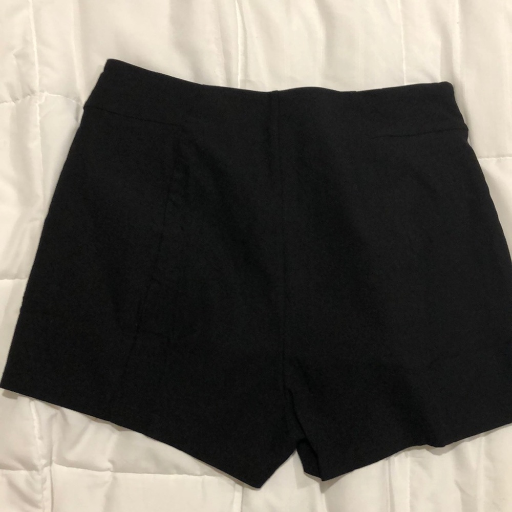Shorts - Picture 3 of 4